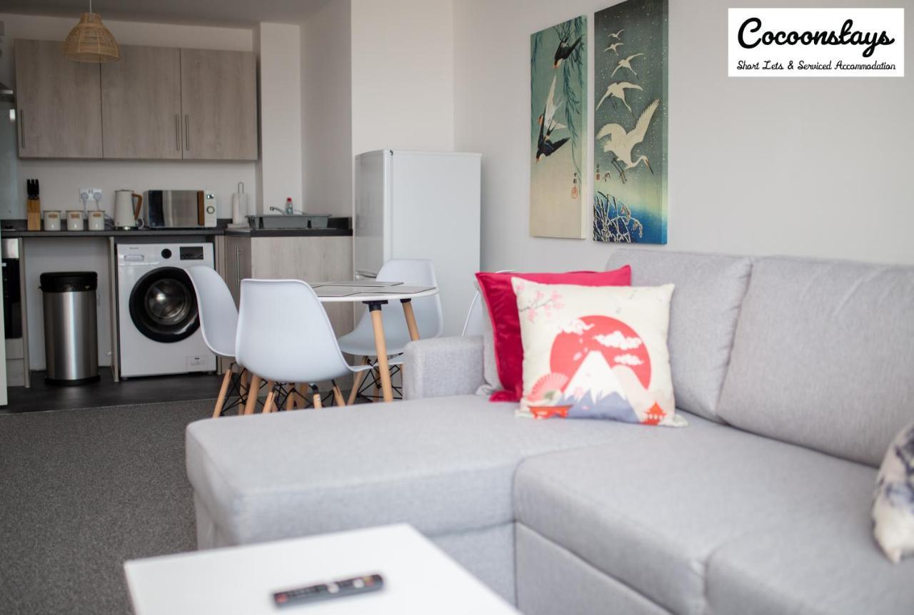 Cocooonstays Short Lets & Accommodation สลาว ภายนอก รูปภาพ