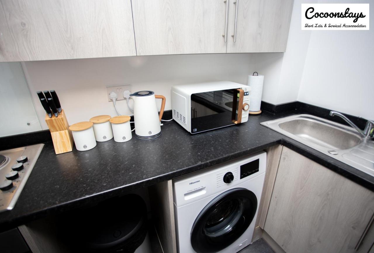 Cocooonstays Short Lets & Accommodation สลาว ภายนอก รูปภาพ